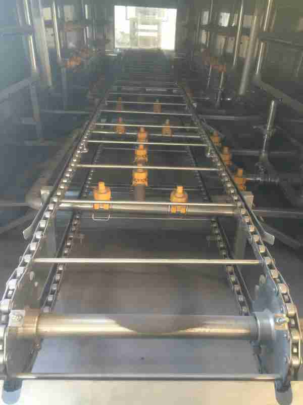 海鲜框与不锈钢周转箱清洁,自动喷淋洗箱机可满足需求吗？(2)