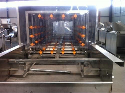 海鲜框与不锈钢周转箱清洁,自动喷淋洗箱机可满足需求吗？(5)