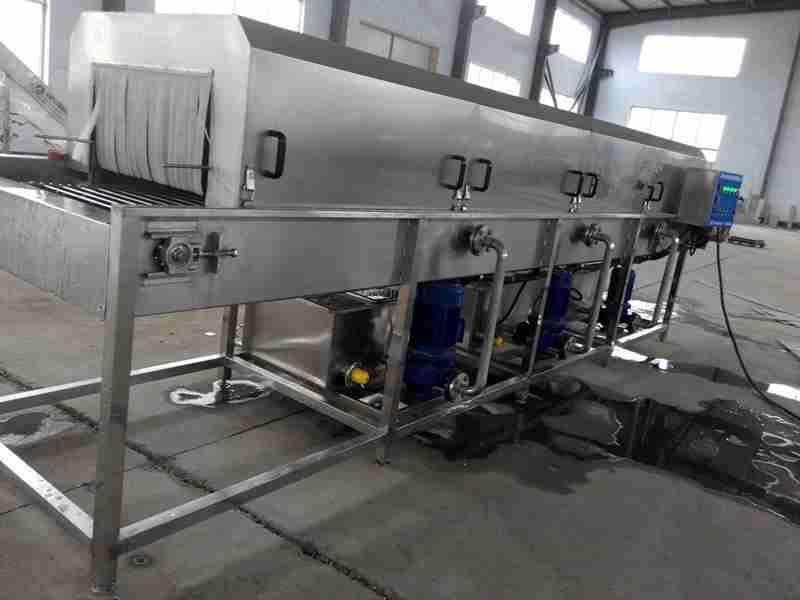 海鲜框与不锈钢周转箱清洁,自动喷淋洗箱机可满足需求吗？(4)